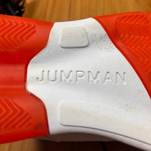 Nike Air Jordan Maxin 200, Men’s Shoes Orange and Black CD6107-108 Size 11 - Picture 9 of 9